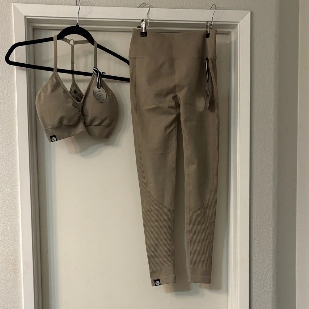 High-Waist Seamless Leggings and Matching Bra Set - Taupe